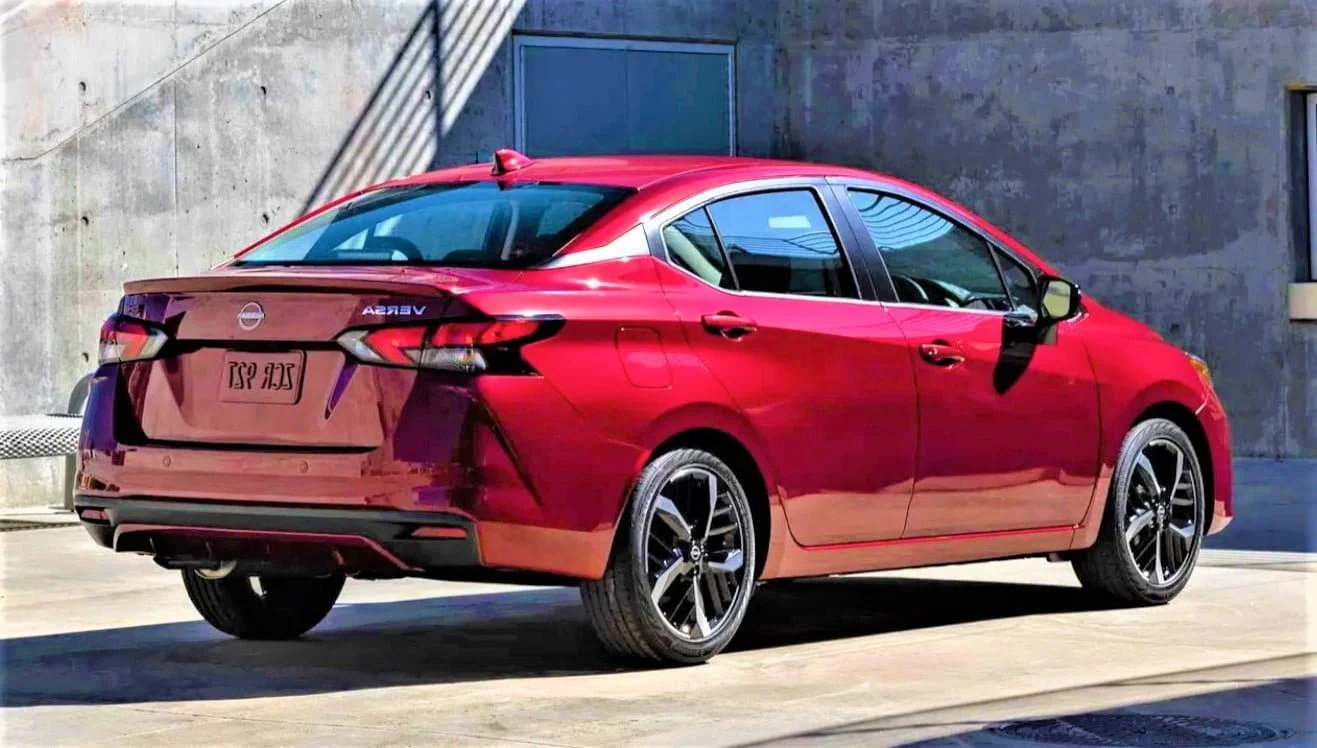 日産バーサ 2023
